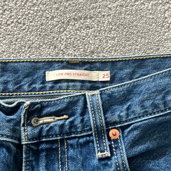 Levi’s - Picture 2 of 3